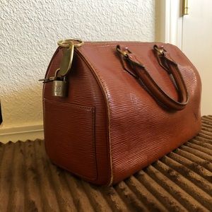 LV speedy 25 epi leather